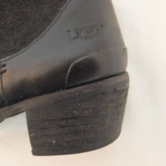 UGG Ankle Boots Womens 7 Black Chelsea Leather Sherpa Footbed 1.75 inch heel - Picture 8 of 9